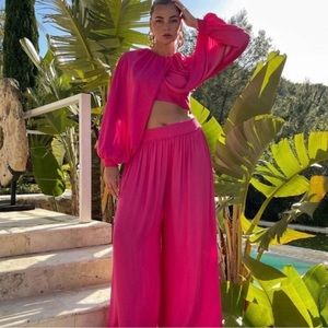 ZARA NEW WOMAN SS21 FUCHSIA BALLOON SLEEVE TOP